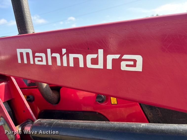 image for item ET7196 2015 Mahindra 5570 MFWD tractor