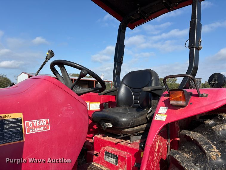image for item ET7196 2015 Mahindra 5570 MFWD tractor