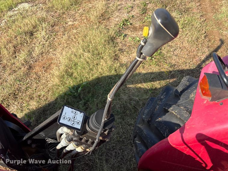 image for item ET7196 2015 Mahindra 5570 MFWD tractor