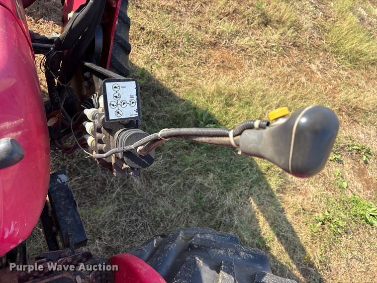 image for item ET7196 2015 Mahindra 5570 MFWD tractor