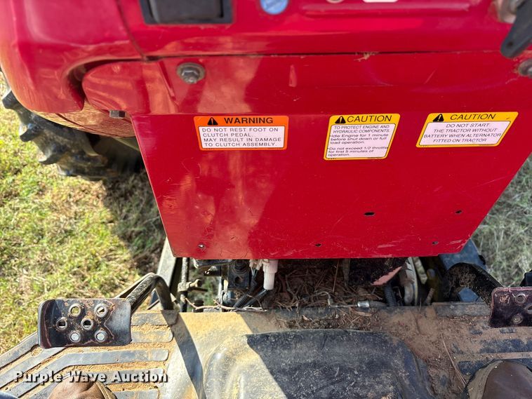 image for item ET7196 2015 Mahindra 5570 MFWD tractor