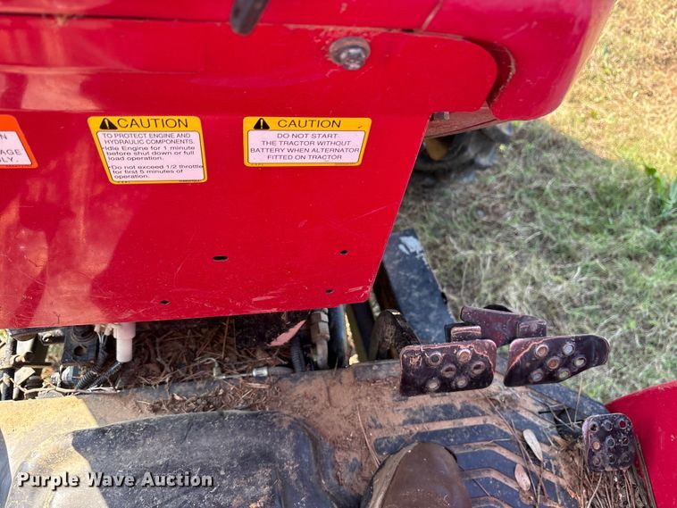 image for item ET7196 2015 Mahindra 5570 MFWD tractor