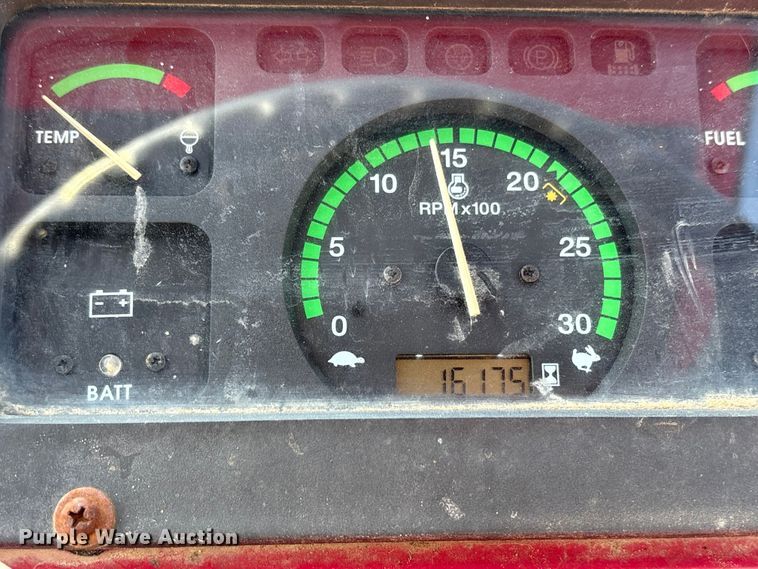 image for item ET7196 2015 Mahindra 5570 MFWD tractor