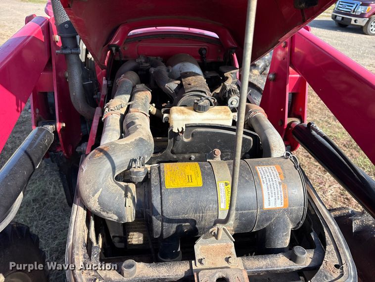 image for item ET7196 2015 Mahindra 5570 MFWD tractor