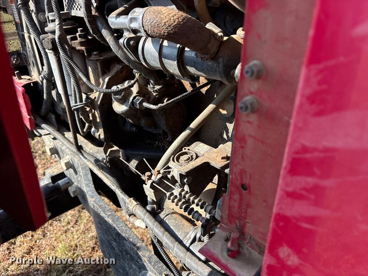 image for item ET7196 2015 Mahindra 5570 MFWD tractor