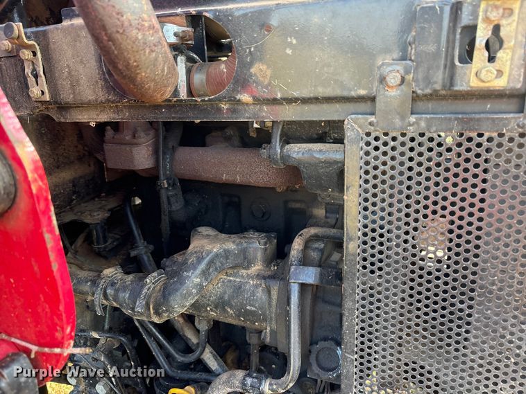 image for item ET7196 2015 Mahindra 5570 MFWD tractor