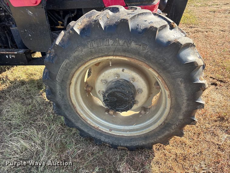 image for item ET7196 2015 Mahindra 5570 MFWD tractor