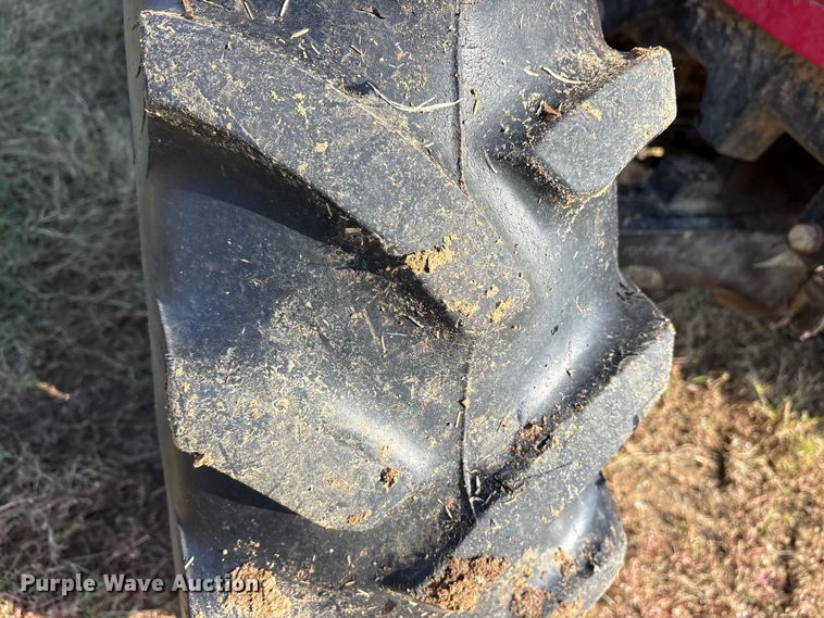 image for item ET7196 2015 Mahindra 5570 MFWD tractor