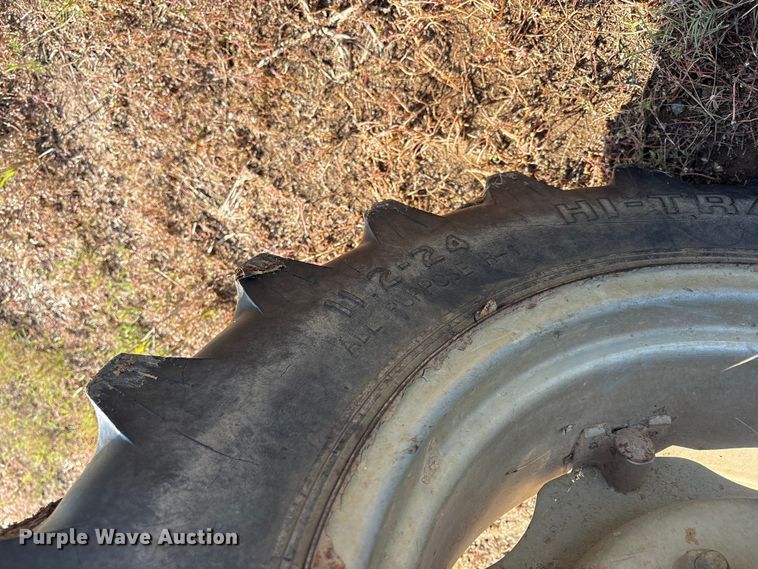 image for item ET7196 2015 Mahindra 5570 MFWD tractor