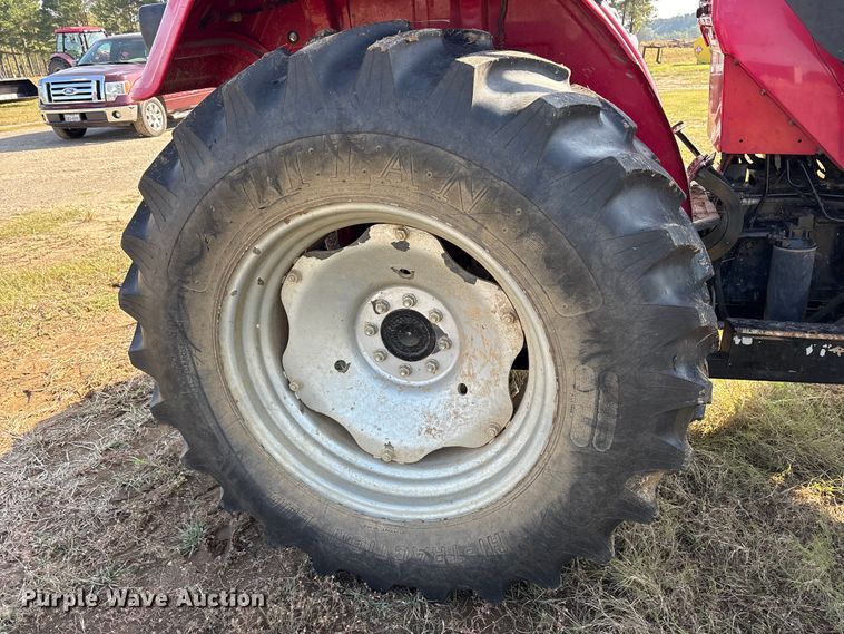 image for item ET7196 2015 Mahindra 5570 MFWD tractor