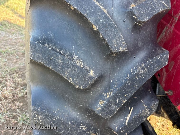 image for item ET7196 2015 Mahindra 5570 MFWD tractor