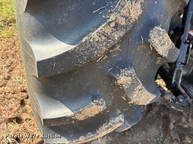 image for item ET7196 2015 Mahindra 5570 MFWD tractor