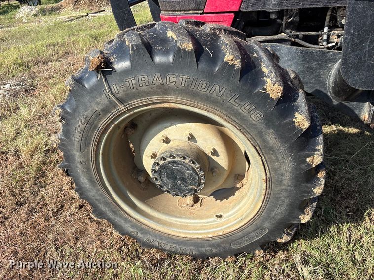 image for item ET7196 2015 Mahindra 5570 MFWD tractor