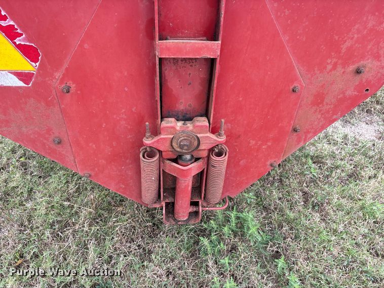 image for item ET7204 New Hilland 305 manure spreader