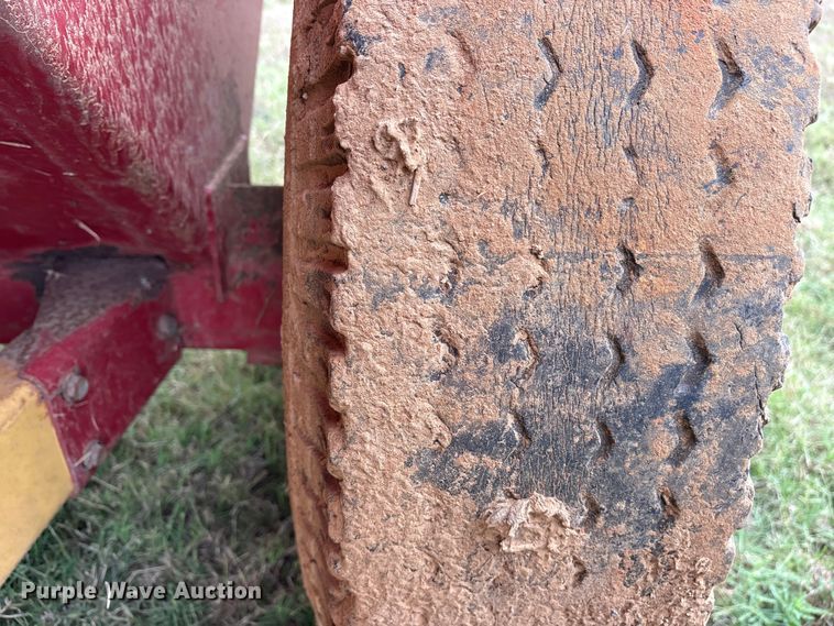 image for item ET7204 New Hilland 305 manure spreader