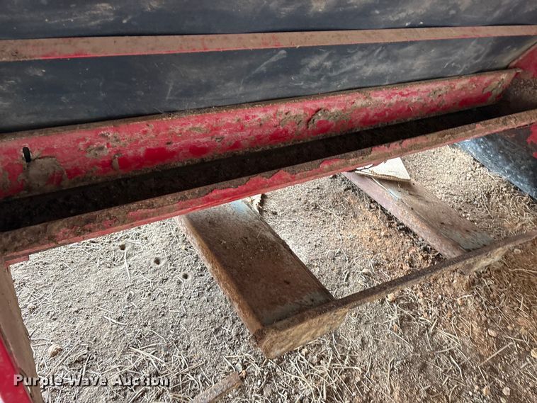 image for item ET7206 BW Farm & Ranch creep feeder