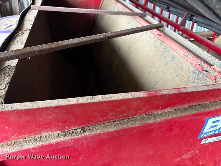 image for item ET7206 BW Farm & Ranch creep feeder