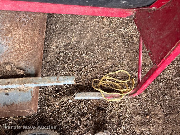 image for item ET7206 BW Farm & Ranch creep feeder