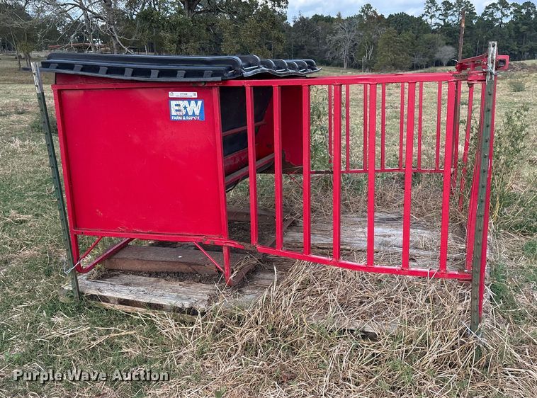 image for item ET7208 BW Farm & Ranch creep feeder