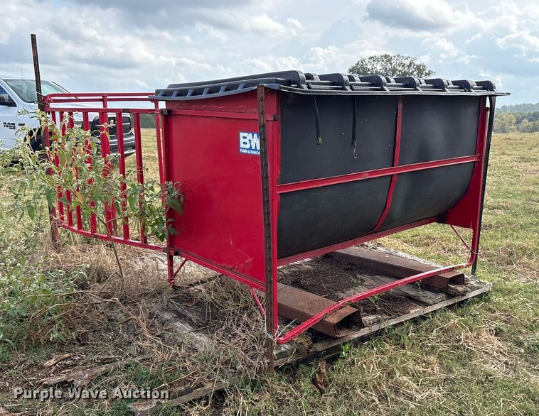 image for item ET7208 BW Farm & Ranch creep feeder