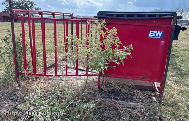 image for item ET7208 BW Farm & Ranch creep feeder