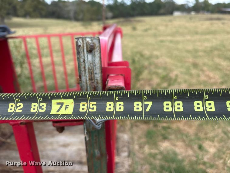 image for item ET7208 BW Farm & Ranch creep feeder