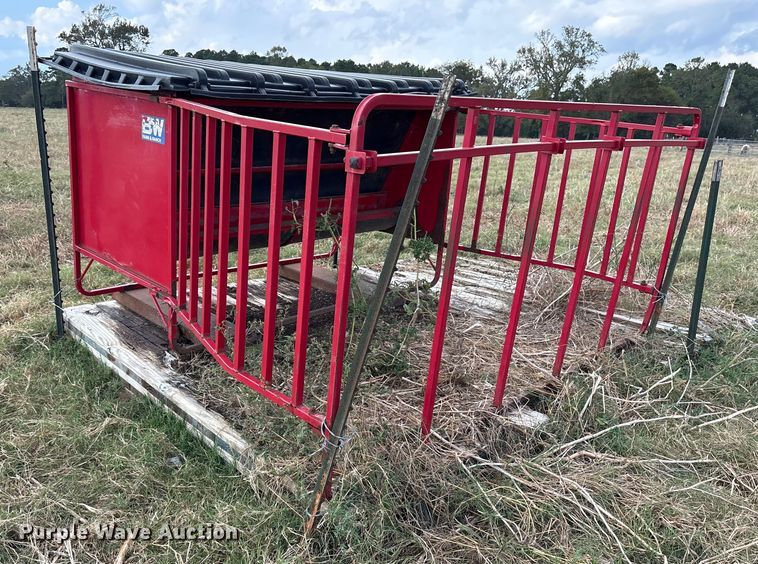image for item ET7215 BW Farm & Ranch Creep feeder 1000 creep feeder