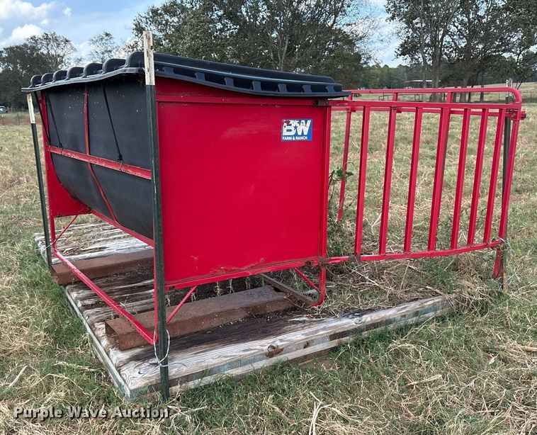 image for item ET7215 BW Farm & Ranch Creep feeder 1000 creep feeder