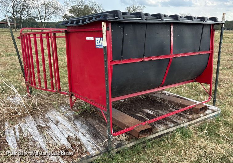 image for item ET7215 BW Farm & Ranch Creep feeder 1000 creep feeder
