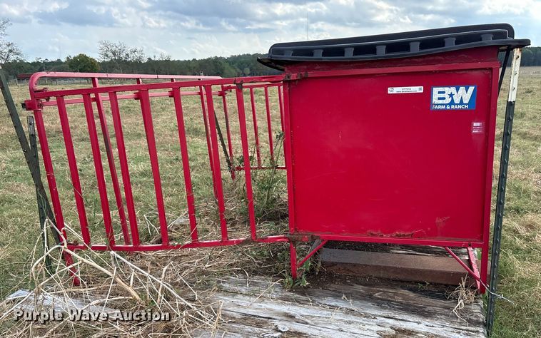 image for item ET7215 BW Farm & Ranch Creep feeder 1000 creep feeder