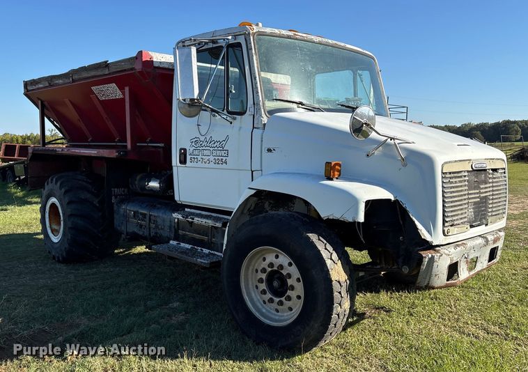 image for item ET7224 2000 Freightliner FL80 applicator truck