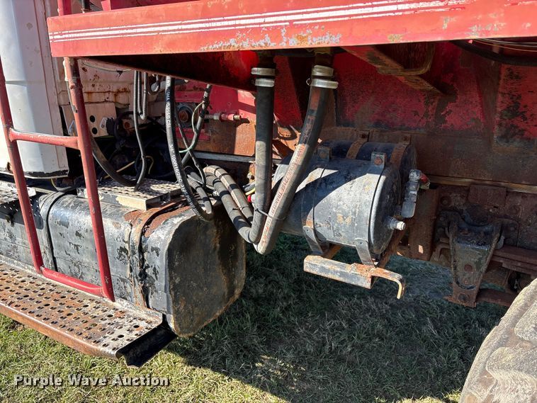 image for item ET7224 2000 Freightliner FL80 applicator truck