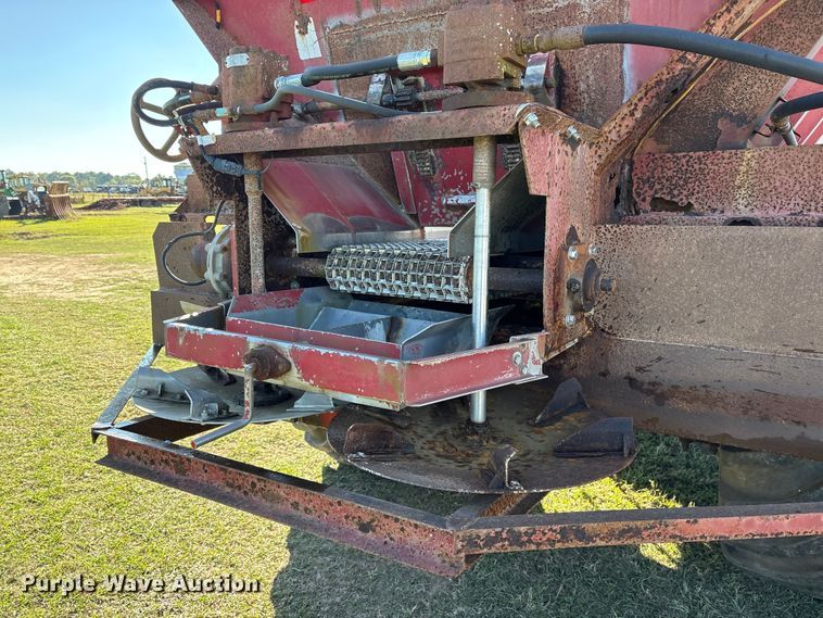 image for item ET7224 2000 Freightliner FL80 applicator truck