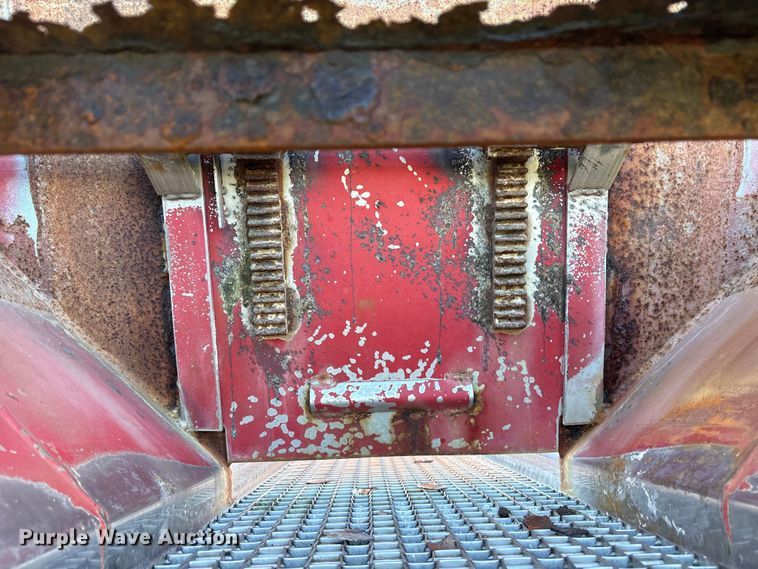 image for item ET7224 2000 Freightliner FL80 applicator truck