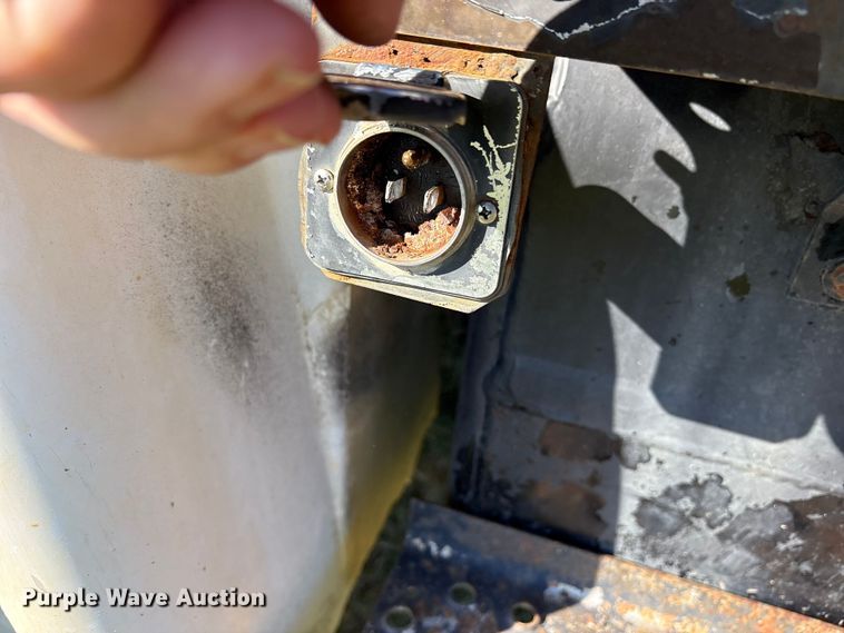 image for item ET7224 2000 Freightliner FL80 applicator truck