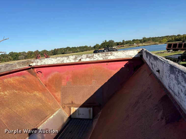 image for item ET7224 2000 Freightliner FL80 applicator truck