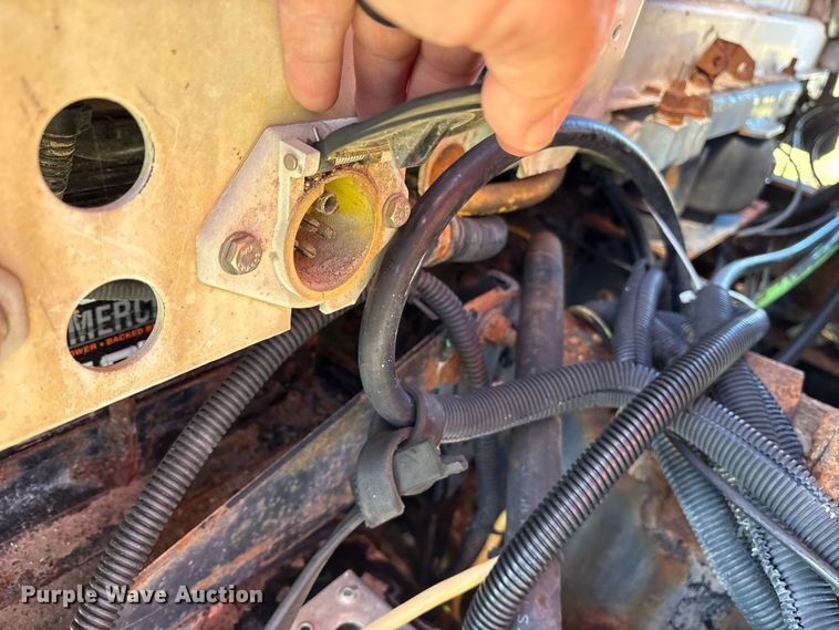 image for item ET7224 2000 Freightliner FL80 applicator truck