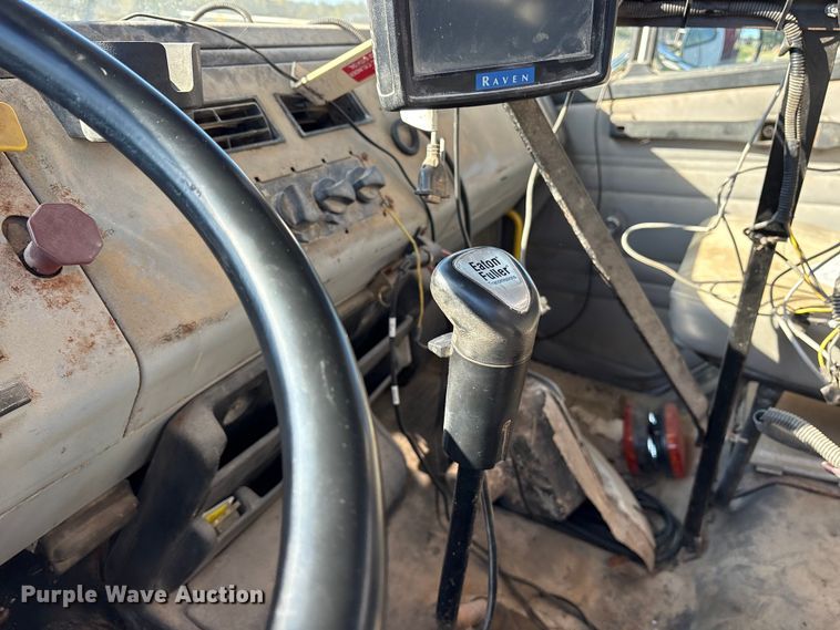 image for item ET7224 2000 Freightliner FL80 applicator truck