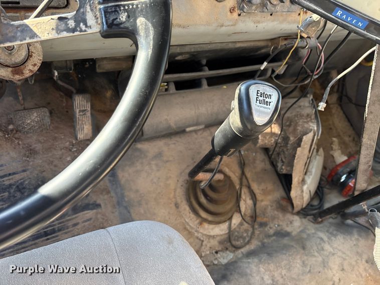 image for item ET7224 2000 Freightliner FL80 applicator truck