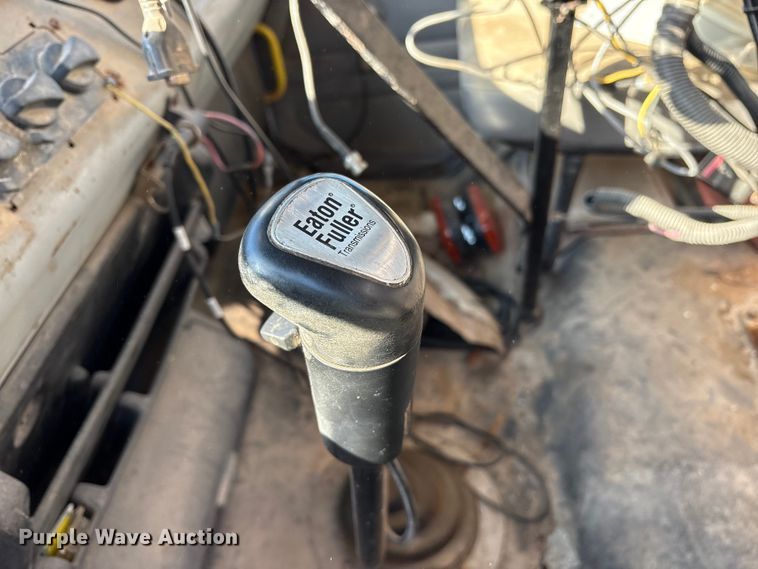 image for item ET7224 2000 Freightliner FL80 applicator truck