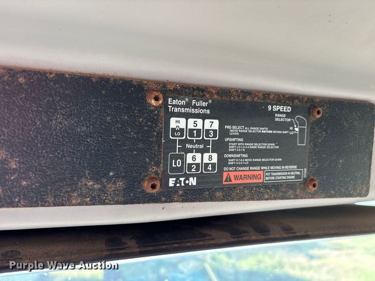 image for item ET7224 2000 Freightliner FL80 applicator truck