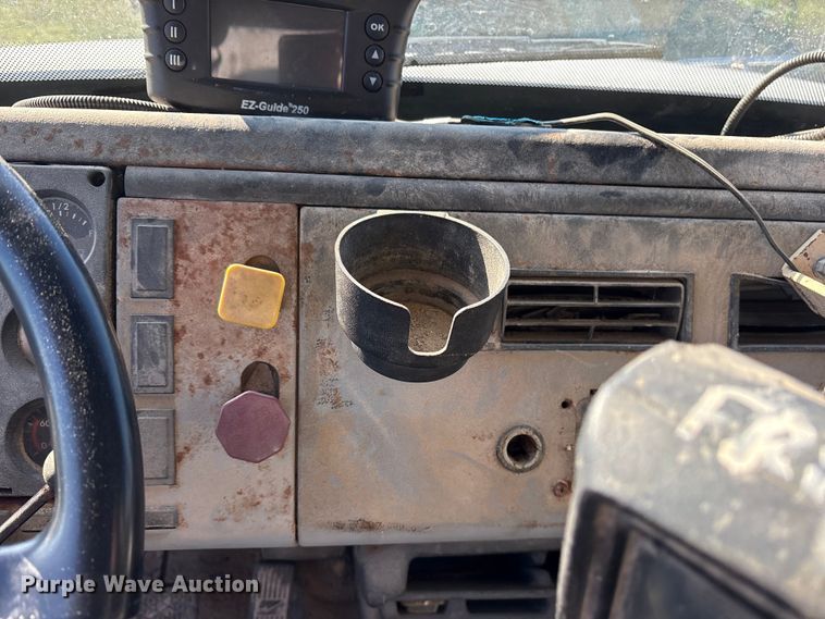 image for item ET7224 2000 Freightliner FL80 applicator truck