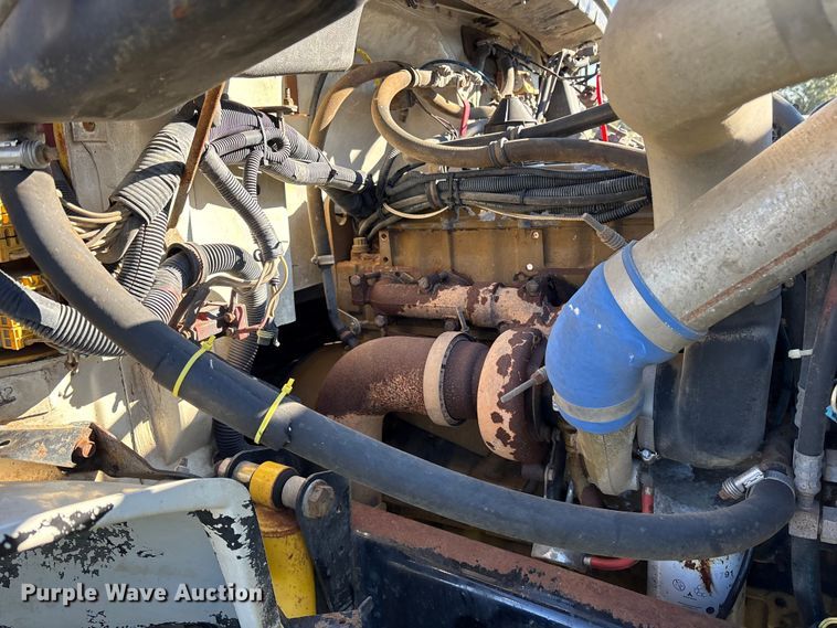 image for item ET7224 2000 Freightliner FL80 applicator truck