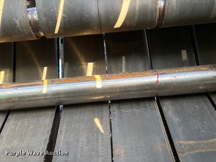 image for item ET7251 2001 John Deere 567 round baler