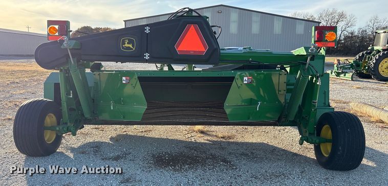 image for item ET7317 2020 John Deere 956 swather / windrower