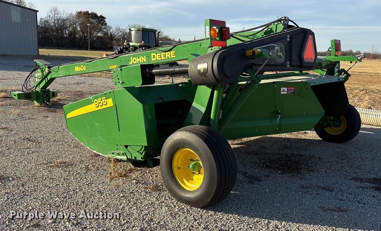 image for item ET7317 2020 John Deere 956 swather / windrower