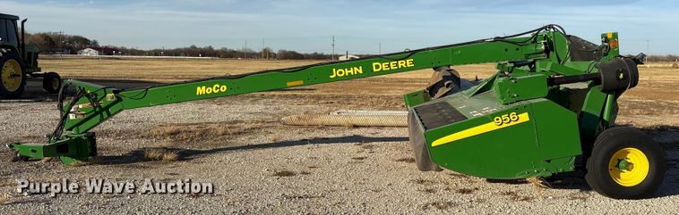 image for item ET7317 2020 John Deere 956 swather / windrower