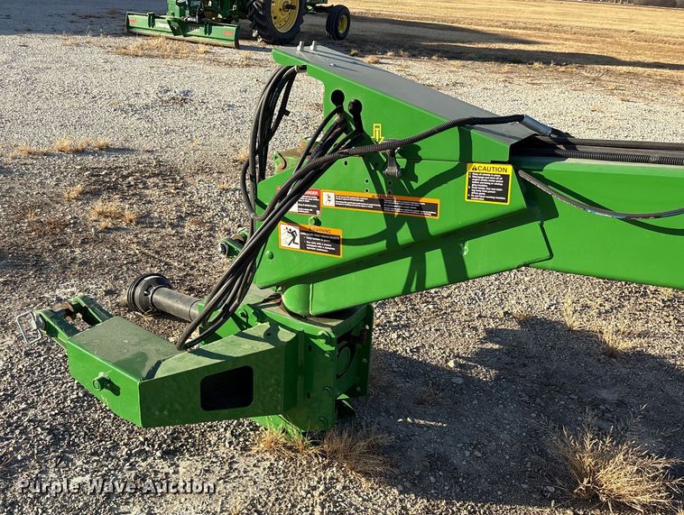 image for item ET7317 2020 John Deere 956 swather / windrower