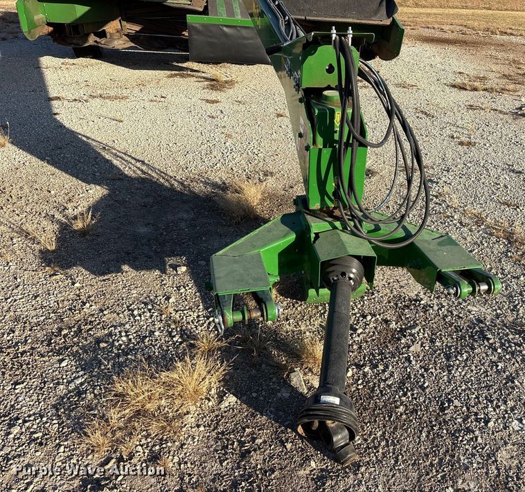 image for item ET7317 2020 John Deere 956 swather / windrower