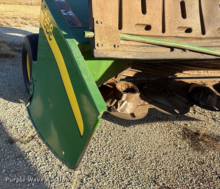 image for item ET7317 2020 John Deere 956 swather / windrower